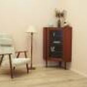 Vitrine d'angle en teck danois sur pieds coniques, années 1960