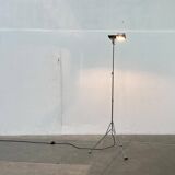 Vintage Italian Sintesi Terra folding floor lamp with tripod by Ernesto Gismondi for Artemide, 1970s.