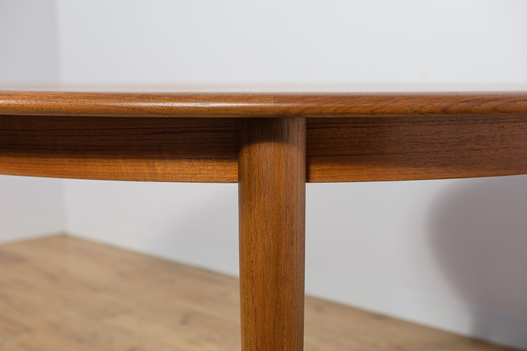 Mid-century round teak extendable dining table from Skovmand & Andersen, Denmark, 1960s