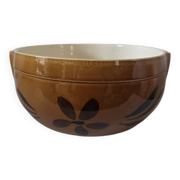 Large terracotta salad bowl