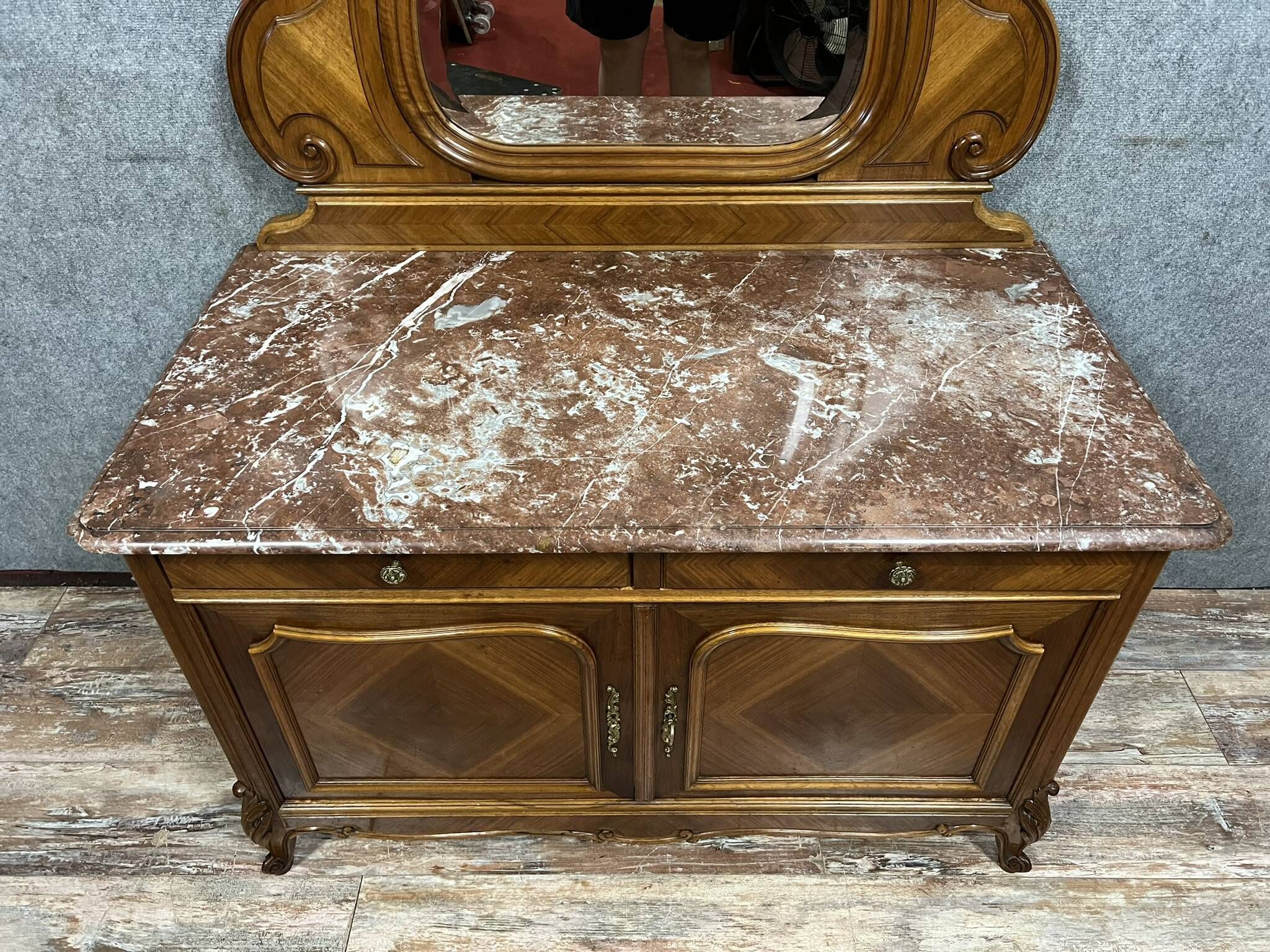 Superb Louis XV style chest of drawers with psyche doors in walnut marquetry circa 1880
