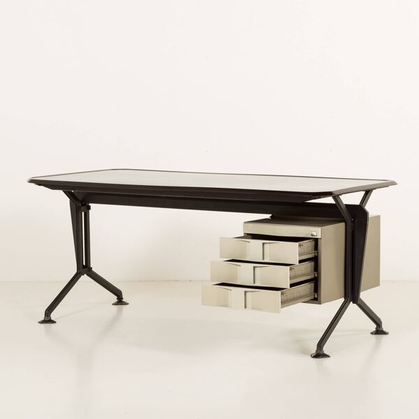 Bureau Olivetti XL des années 1970, Italie