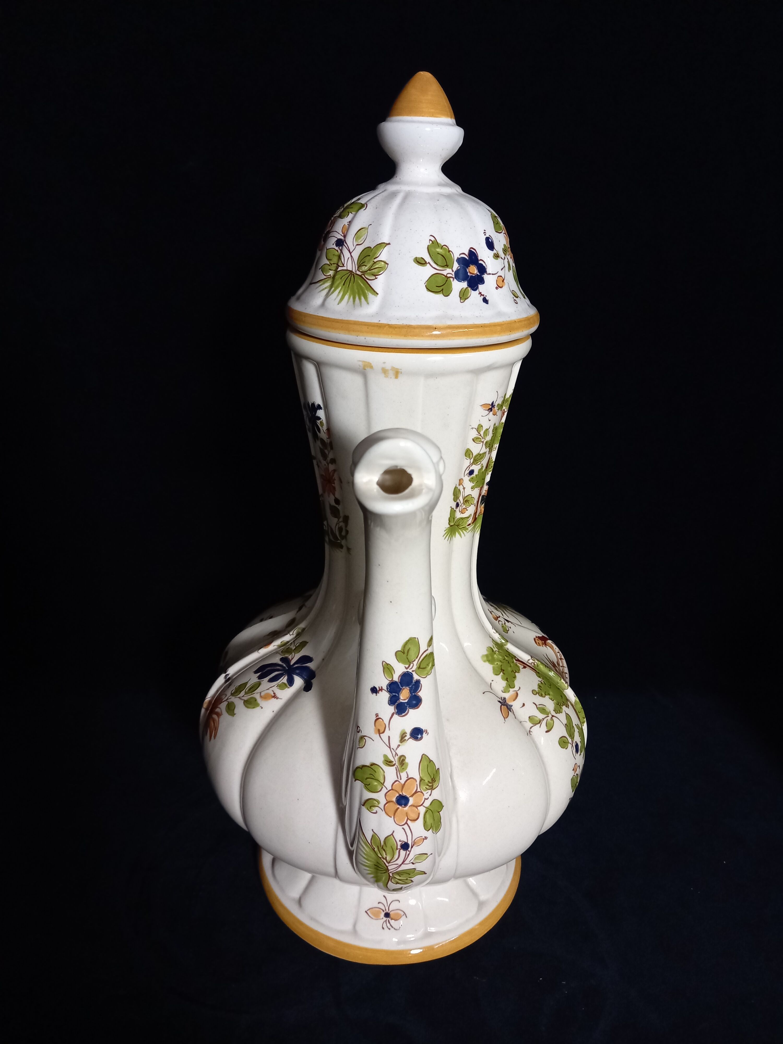 Faience ewer with dragon's head spout - decor 'vieux moustier'