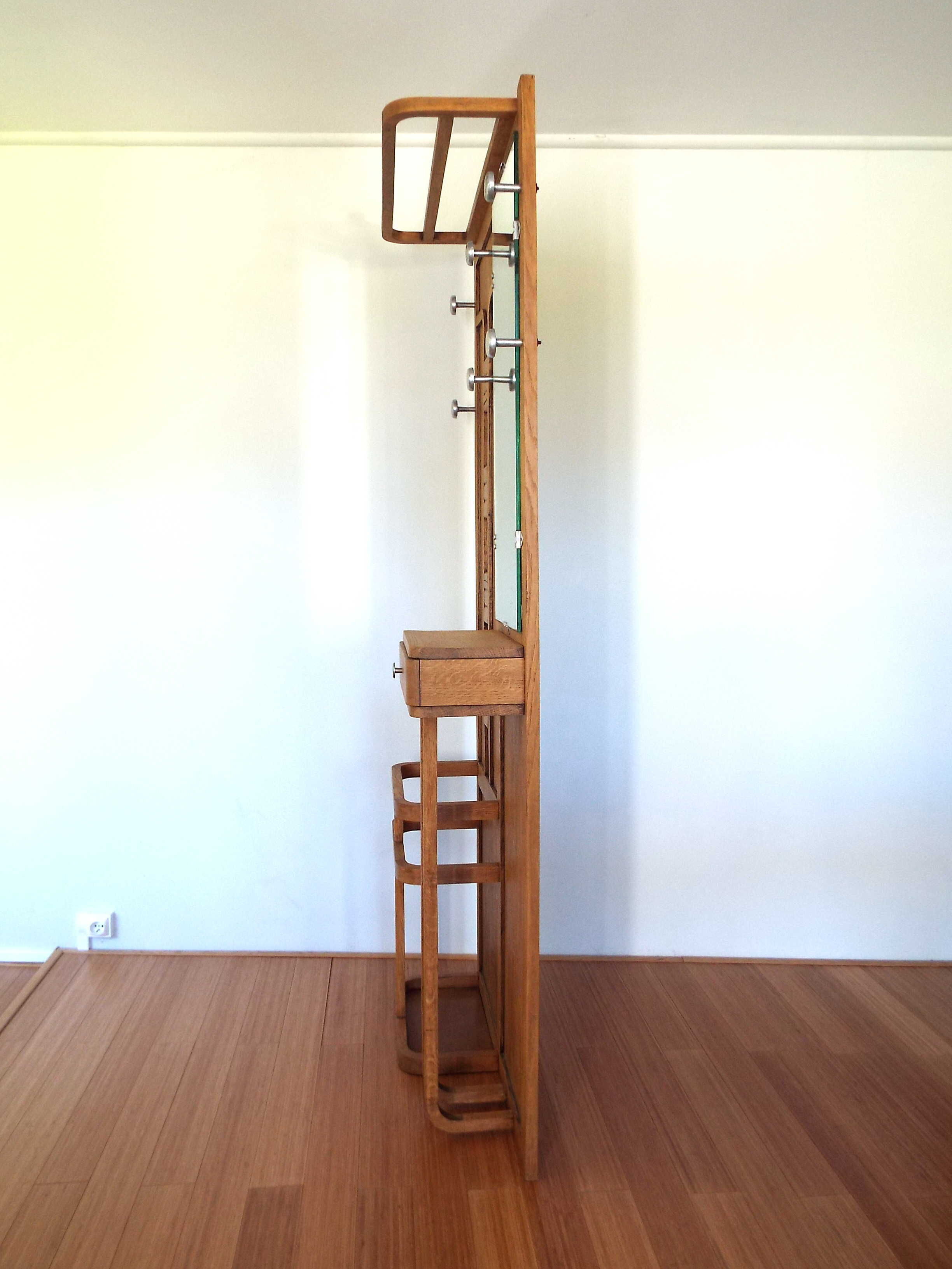 Entrance cloakroom coat rack