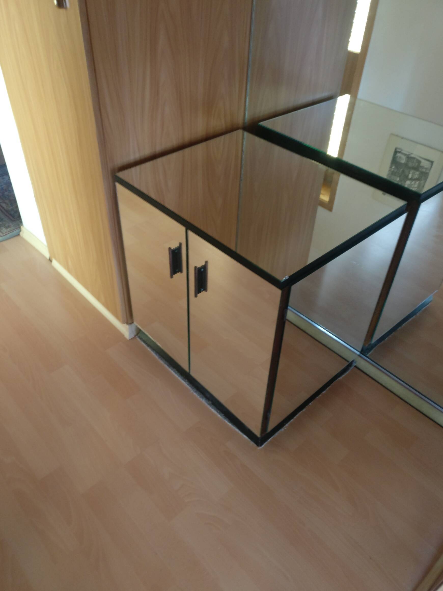 Petit meuble en verre miroir, France vers 1950