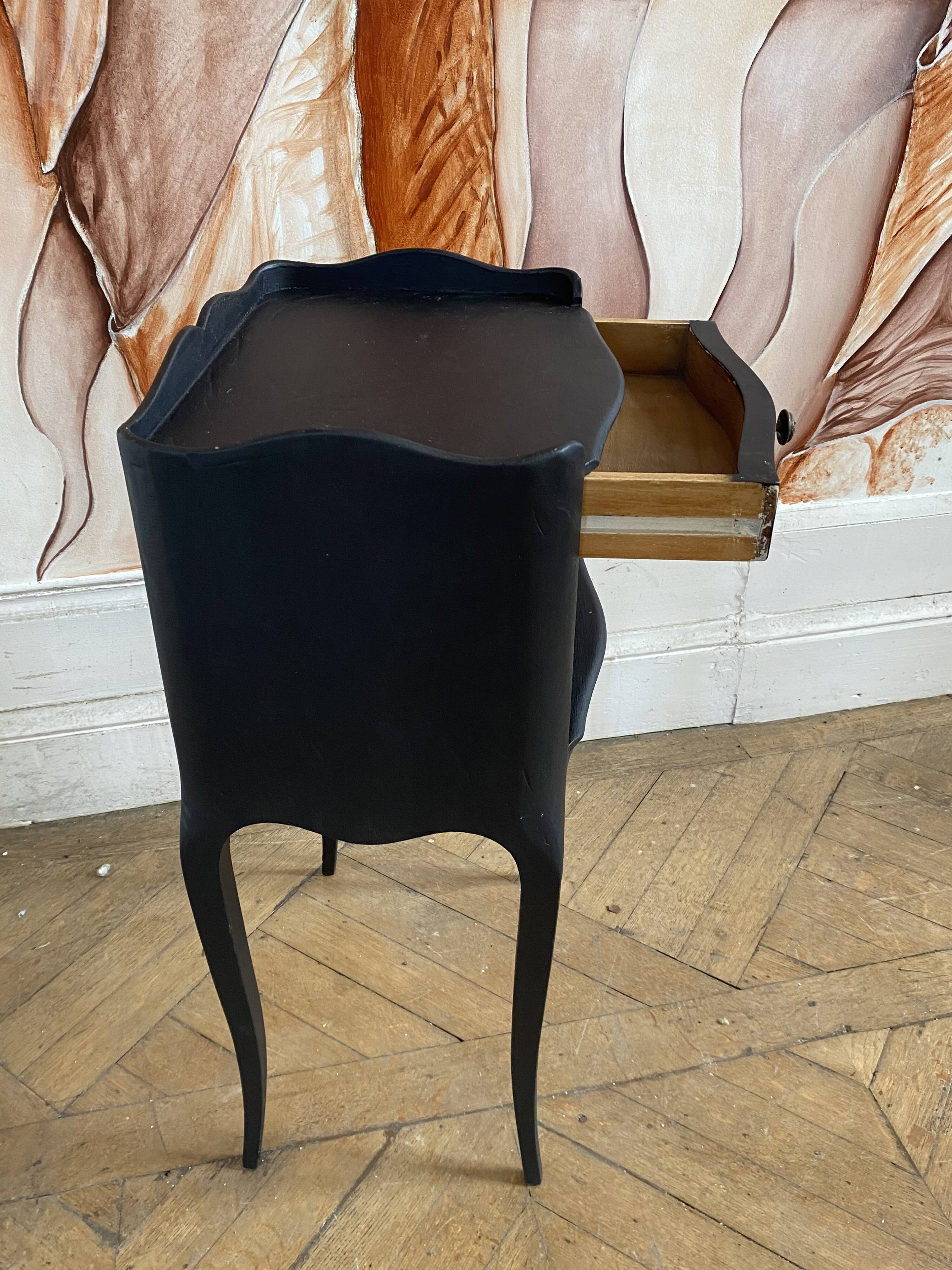 Louis 15 bedside table