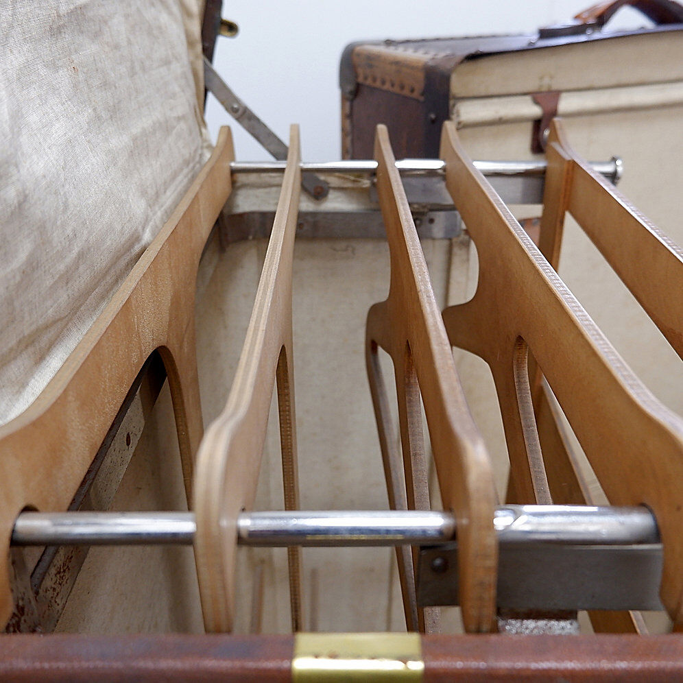 Malle armoire ancienne "Malle de voyage", vers 1930