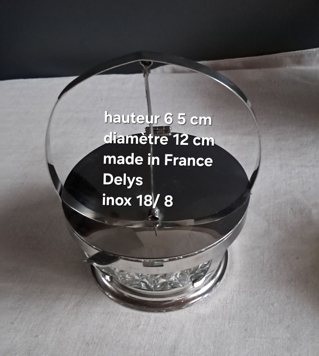 Teapot, sugar bowl, milk jug, jam jar.