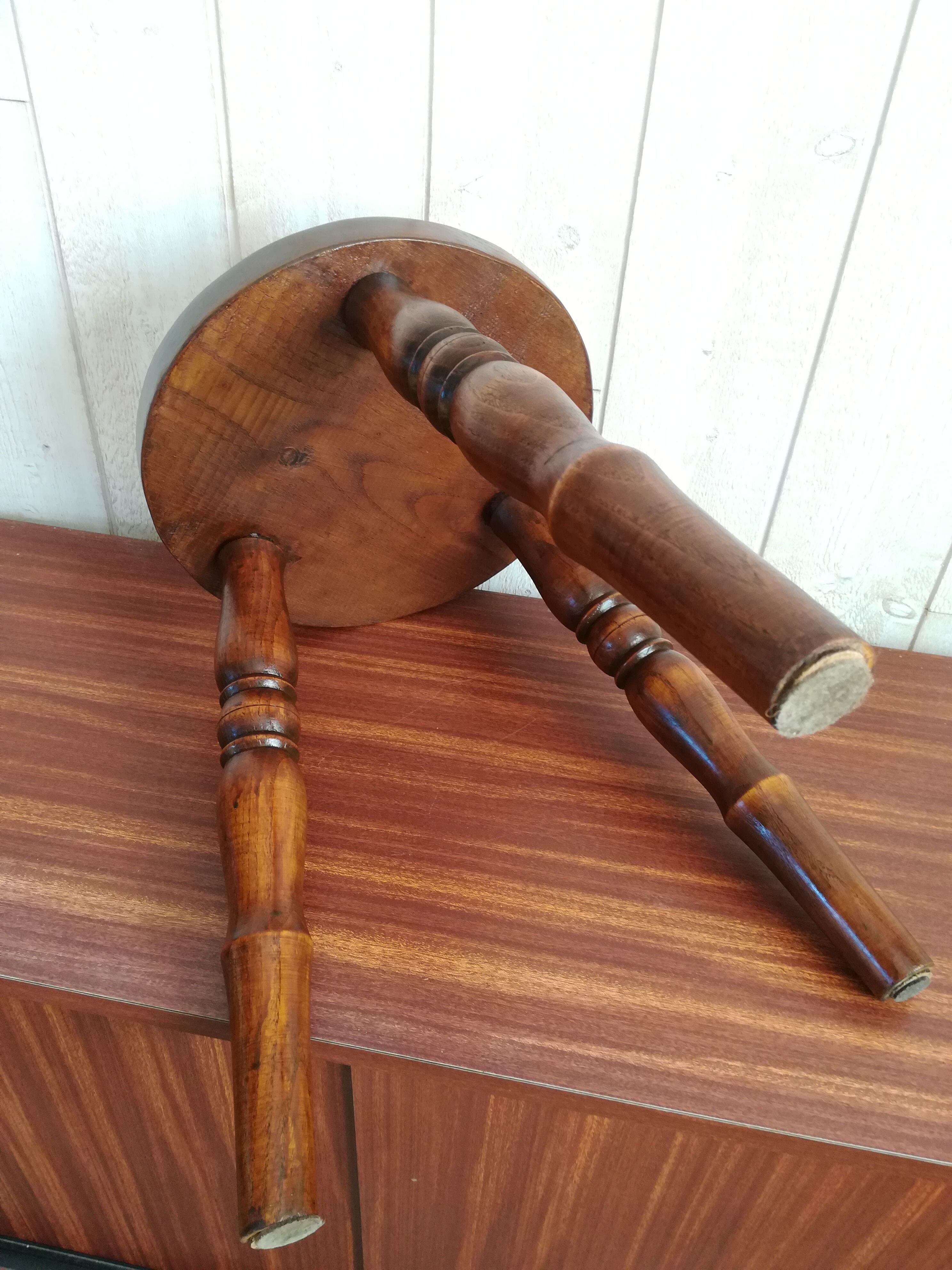 Tabouret bois sculpté