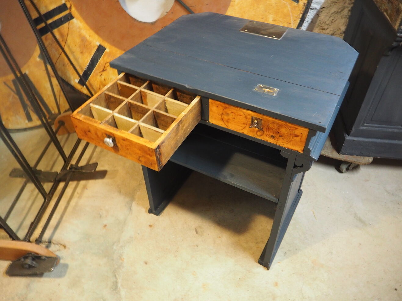 Ancien comptoir caisse de magasin