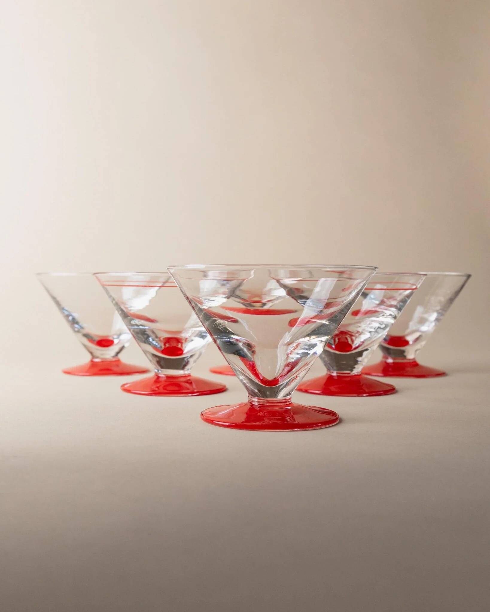 Set de 6 verres à boire en verre rouge – Italien des années 1980 Memphis-Postmoderne, transparent avec des accents rouges