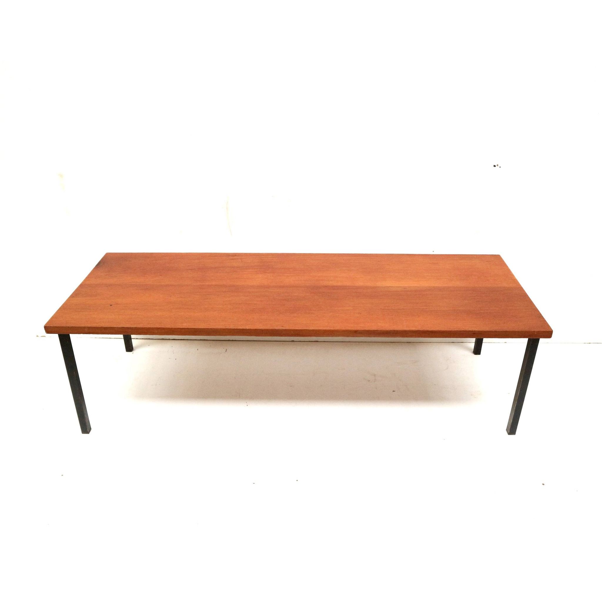 Grande table basse vintage rectangulaire réalisée dans les années 1960