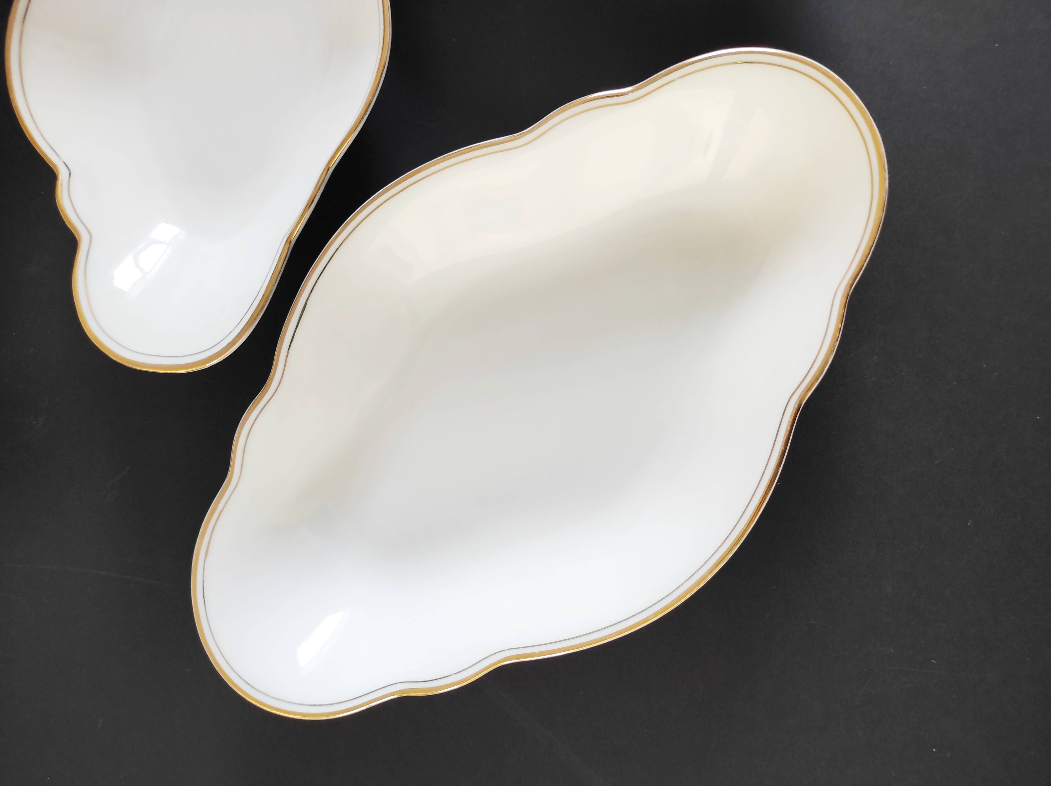 6 small German porcelain dishes