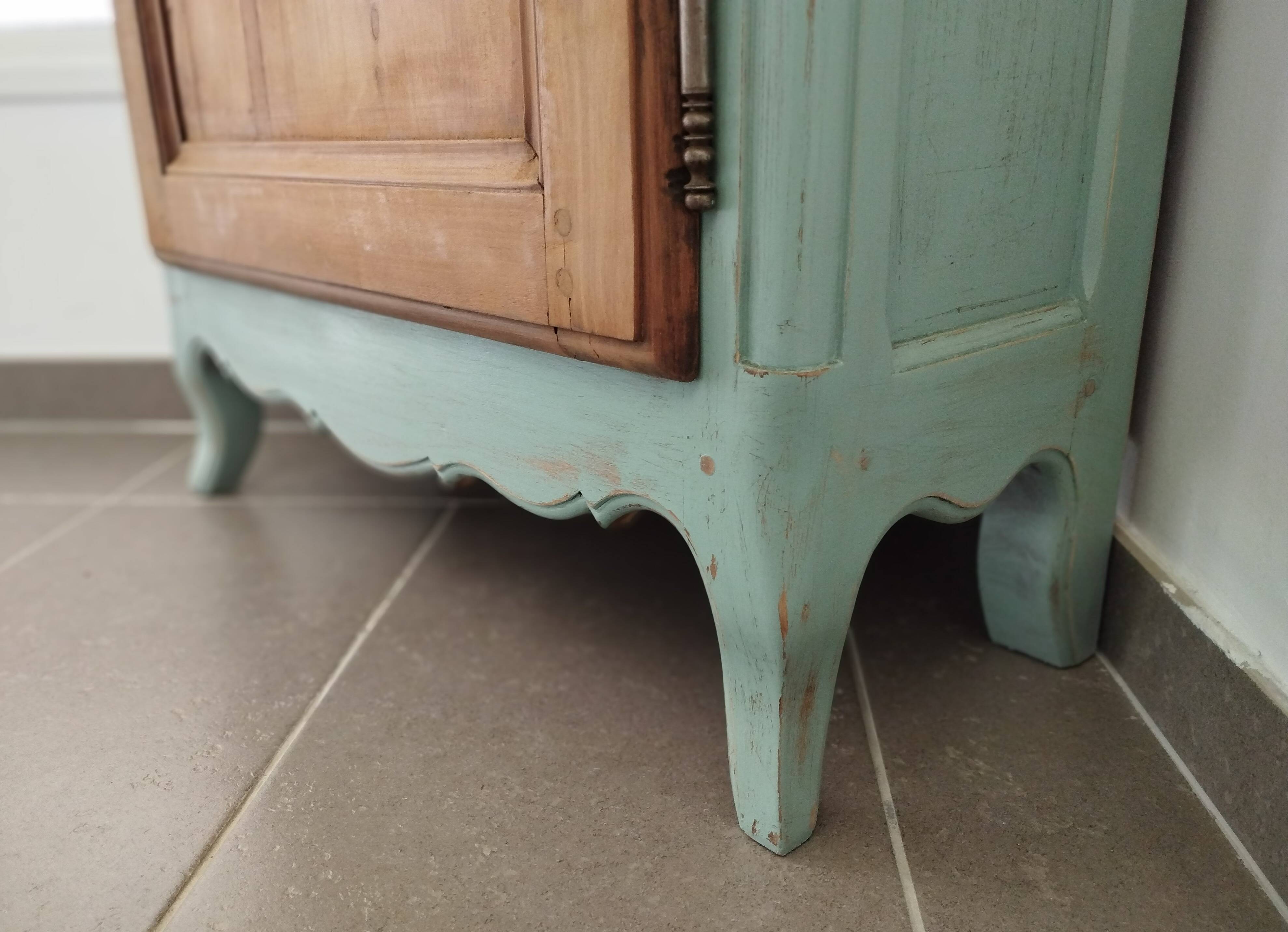 Large corner cabinet