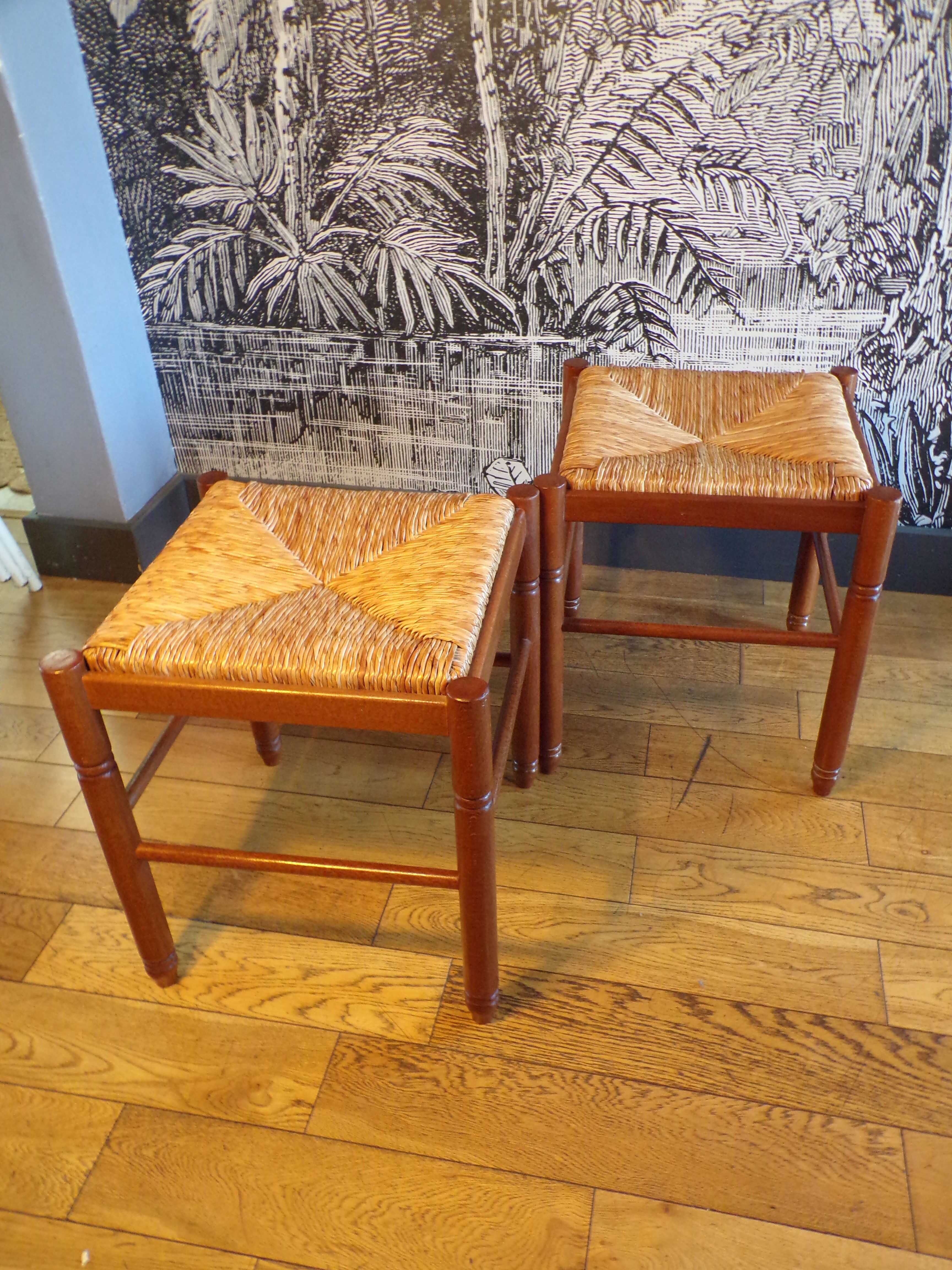 Pair of mulched stools