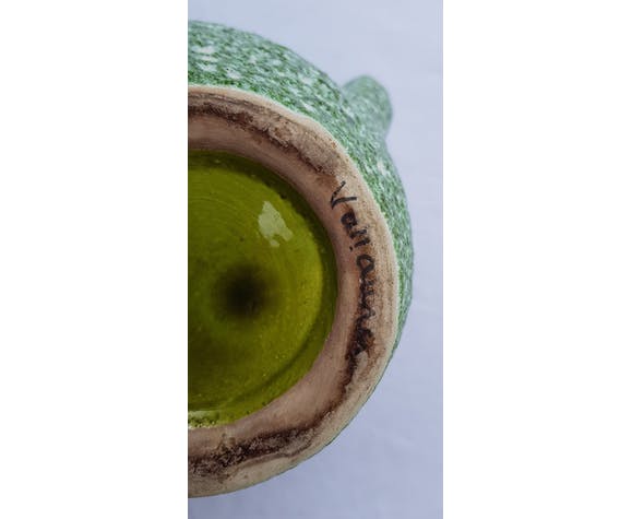 Pitcher ceramic