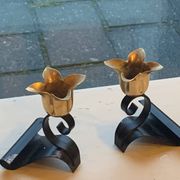 Set of two candlesticks, in the shape of flowers, tulips in black and gold metal, vintage