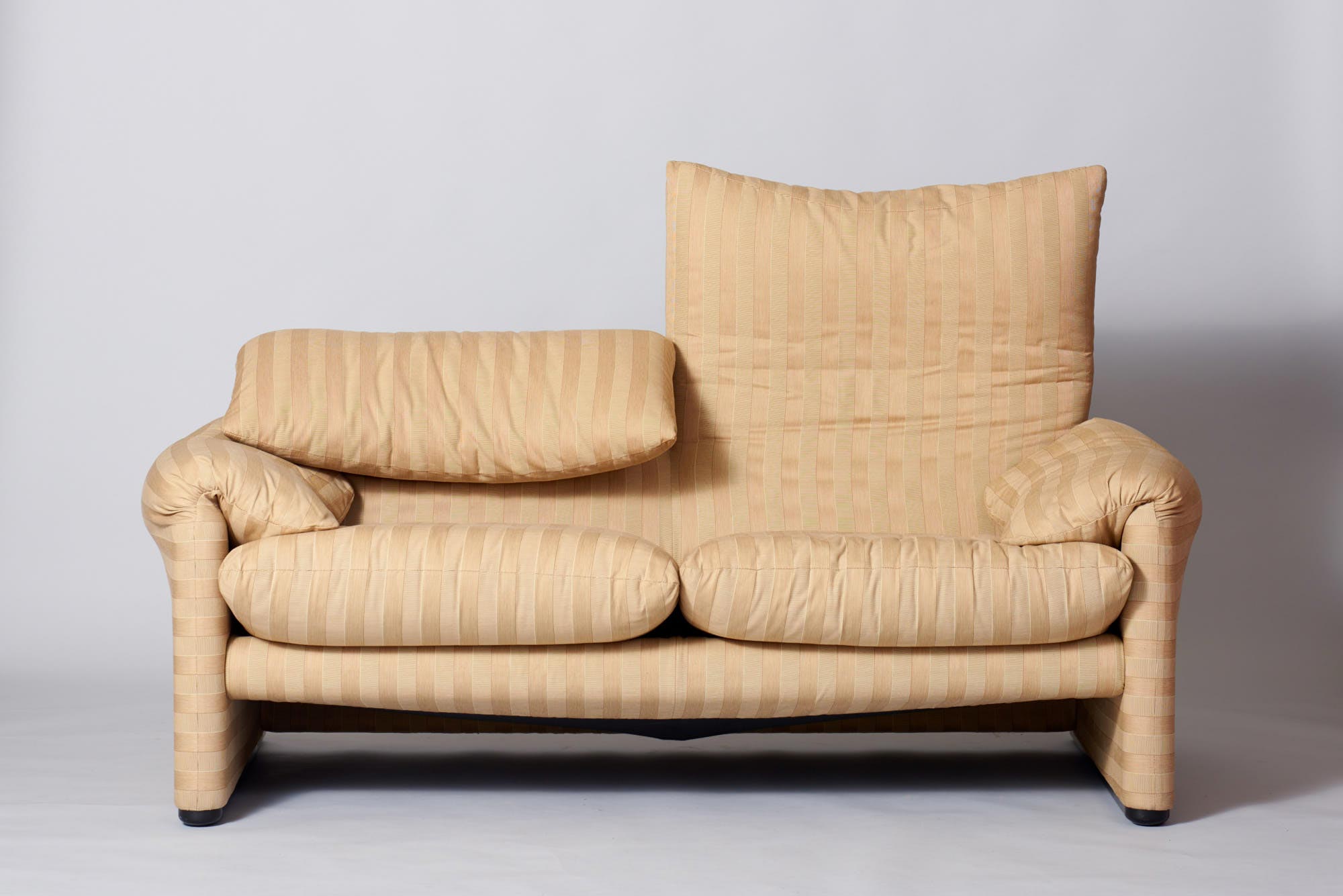 Maralunga Sofa by Vico Magistretti for Cassina
