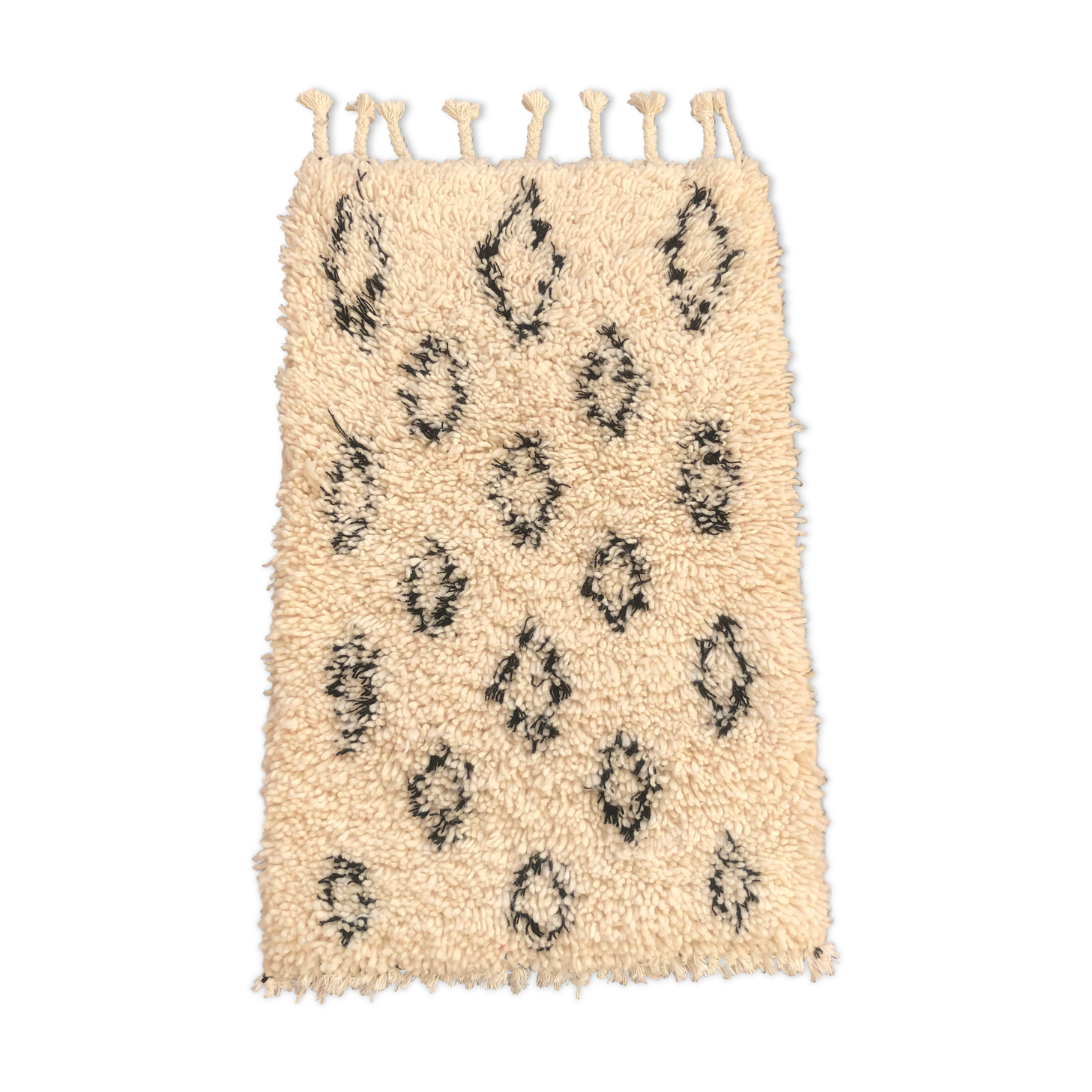 Small and thick beni ouarain berbere carpet