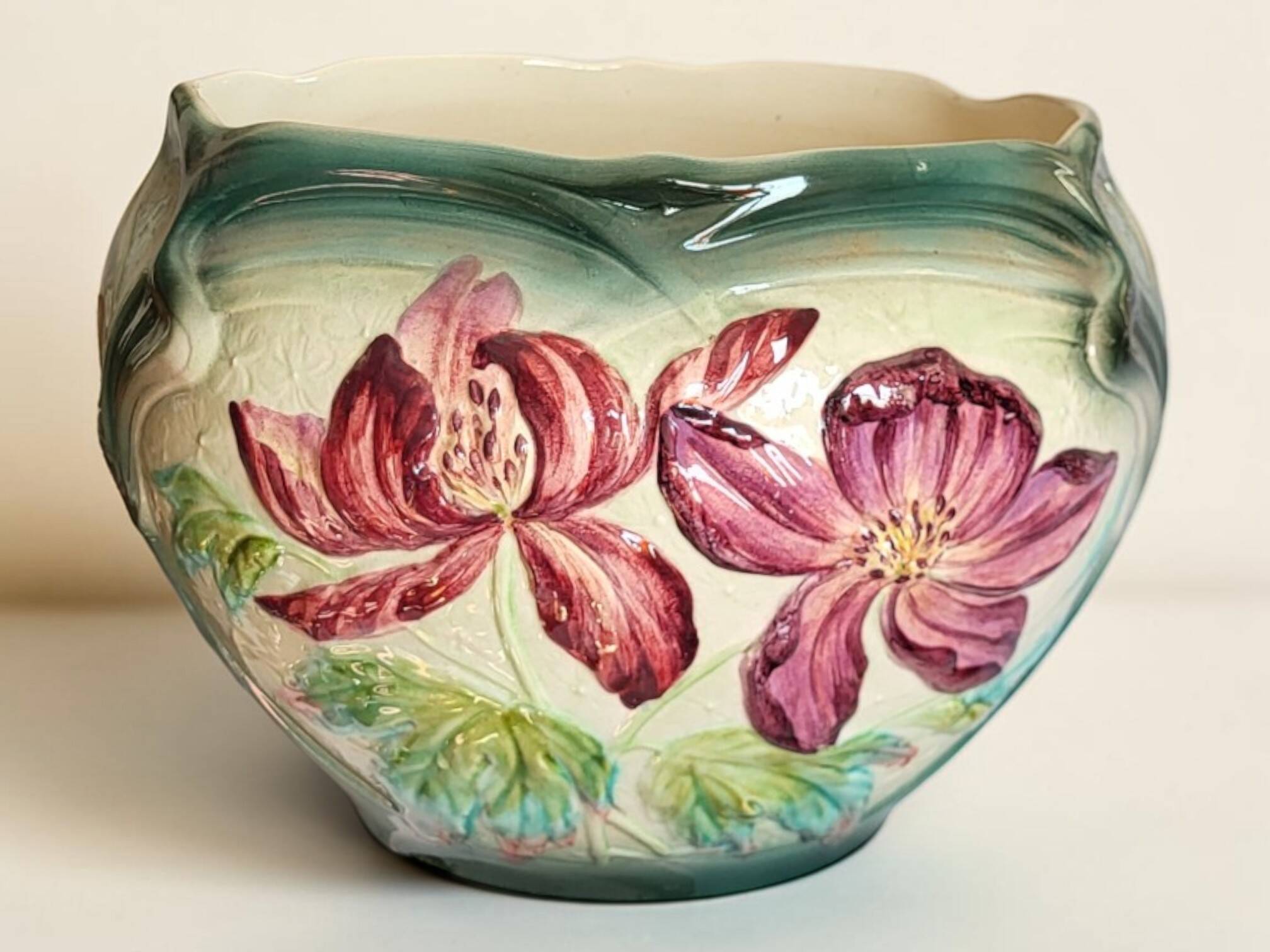 Longchamp earthenware cache pot / Art Nouveau