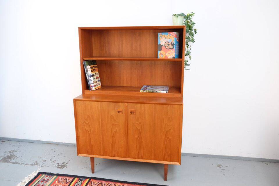 Commode, sideboard, dresser in teak 60s/70s style, retro Danish style.