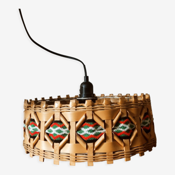 Scandinavian pendant lamp in wooden strips
