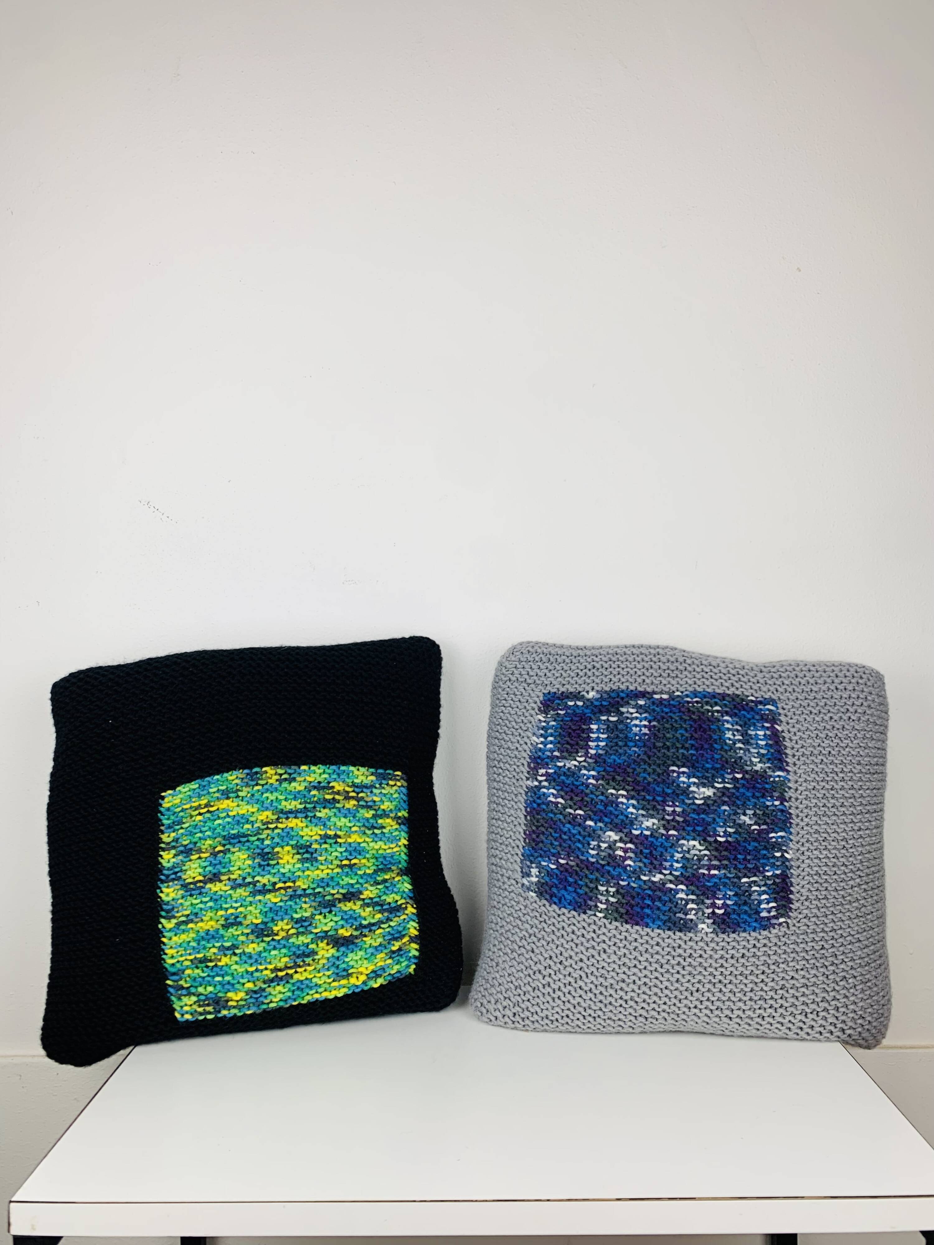 Paire de coussins en crochet vintage, années 70