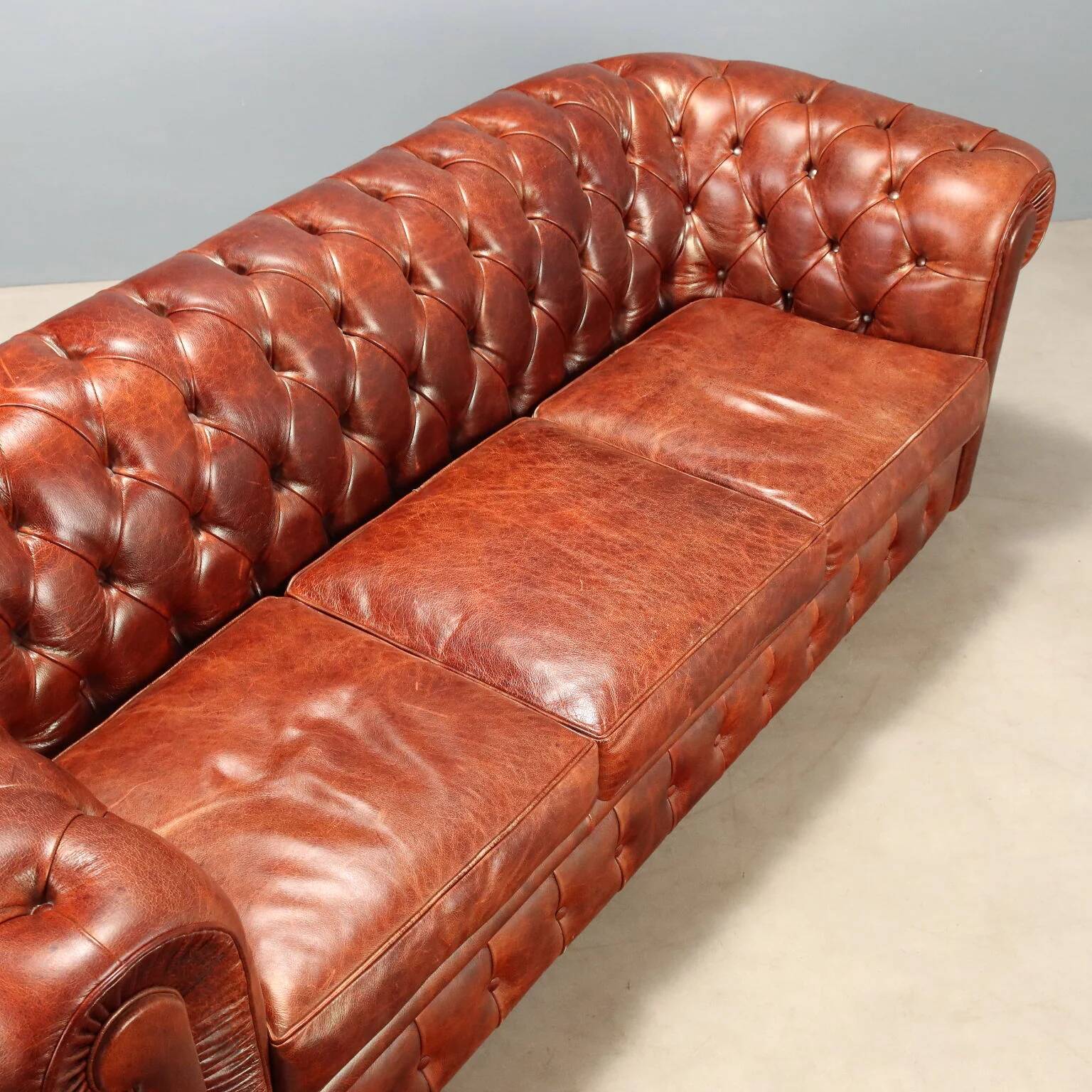 Canapé Chesterfield par la manufacture Santambrogio