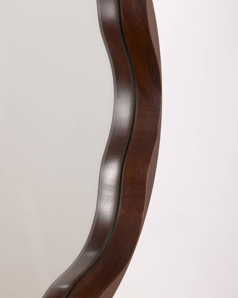 Miroir mural vintage des années 1970 en bois moulé, design italien.