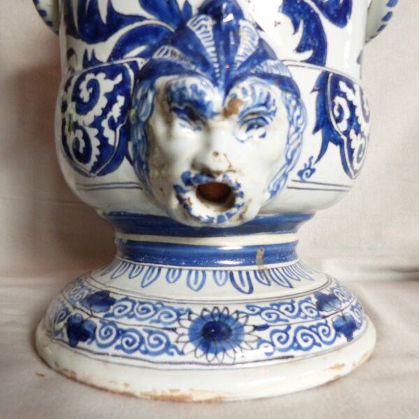 Fontaine en faïence