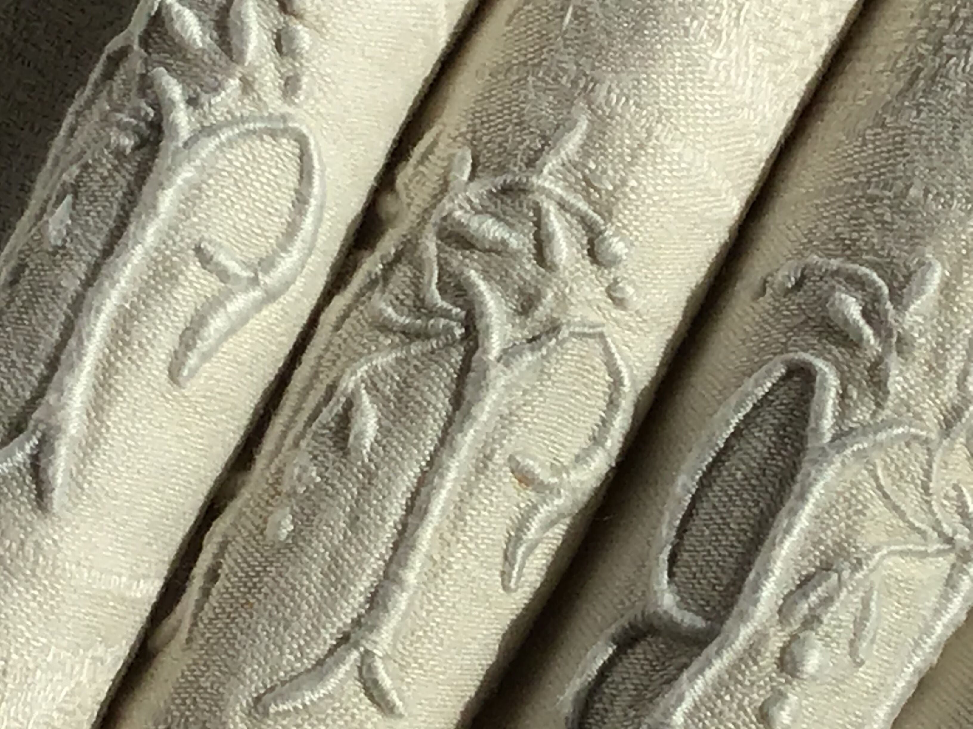 12 New Damask JB towels 60X70cm