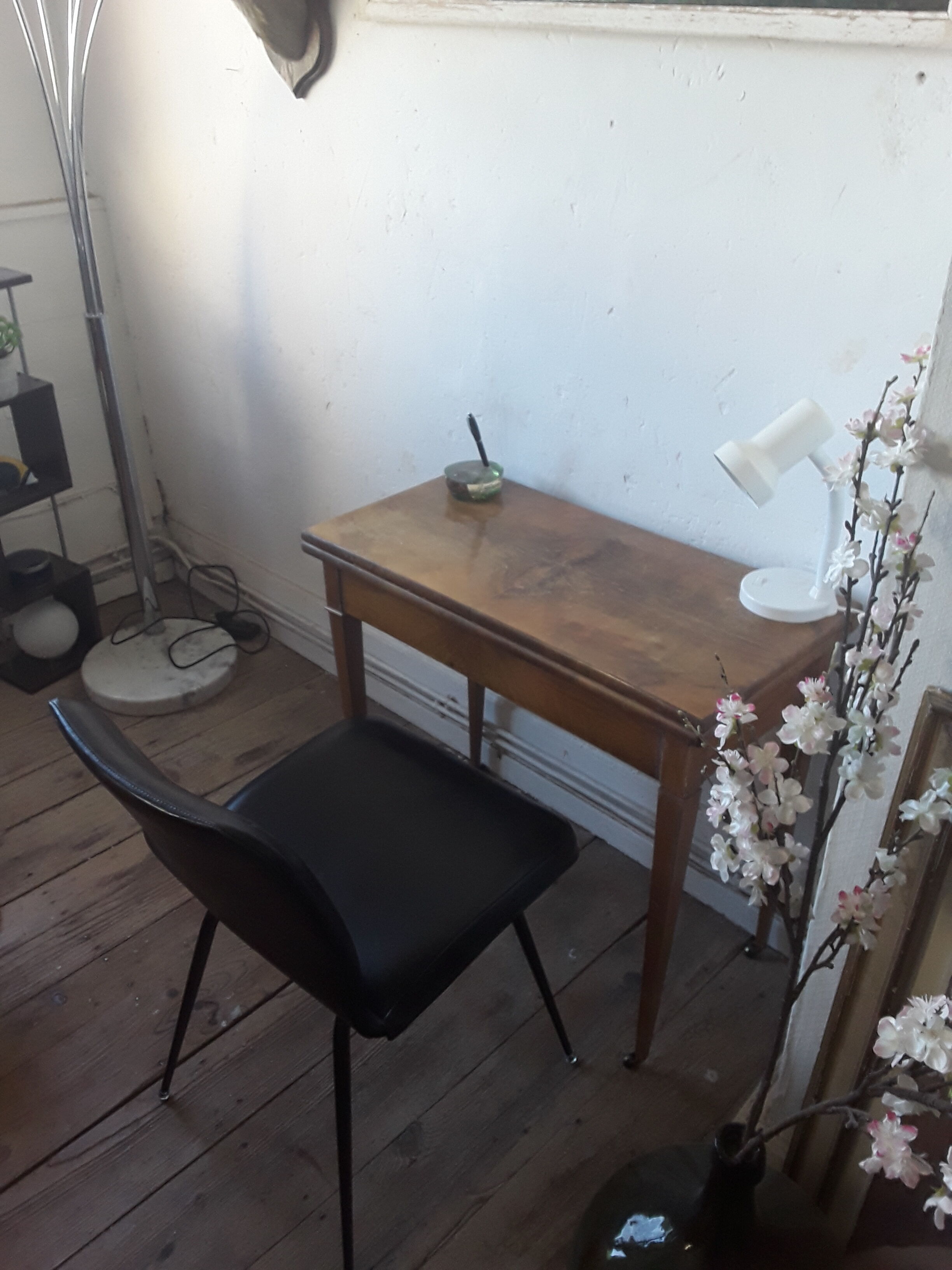 Vintage skai chair