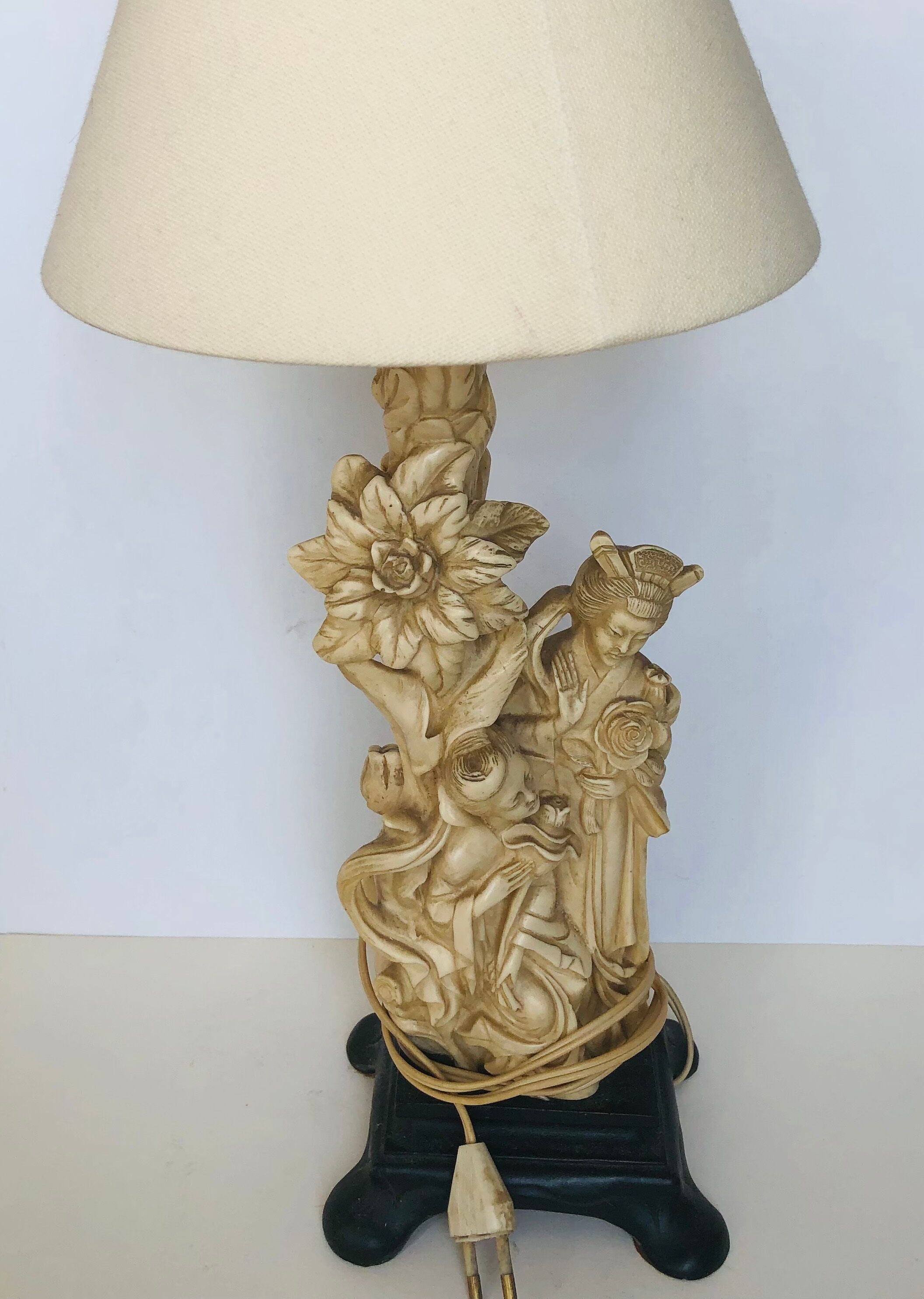 Asian-style laying lamp