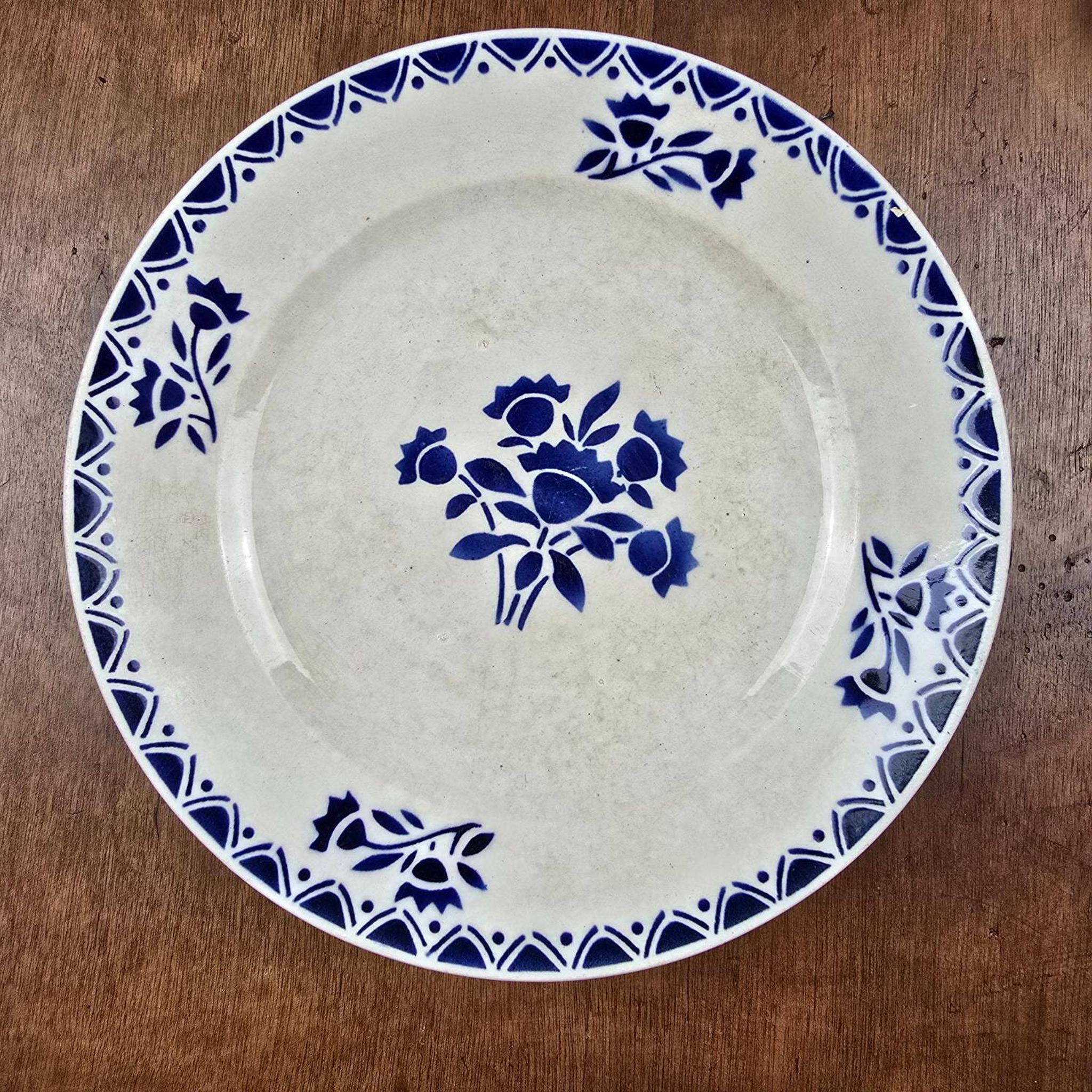 Antique footed dish – blue floral decoration – St Amandinoise