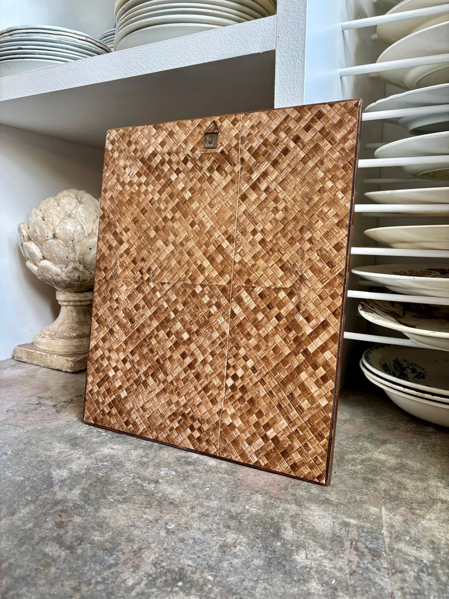 Miroir biseauté en bois mouluré 39 x 33 cm
