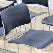 Ensemble de 8 chaises par David Rowland (en métal noir)