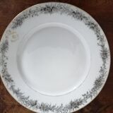 Lot assiettes et plats (poisson, asperges, saucière)