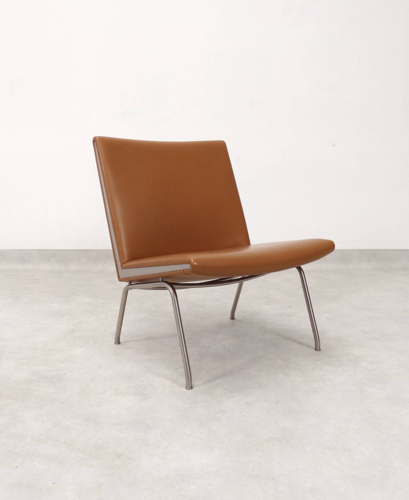 Airport lounge chair CH401 by Hans J. Wegner