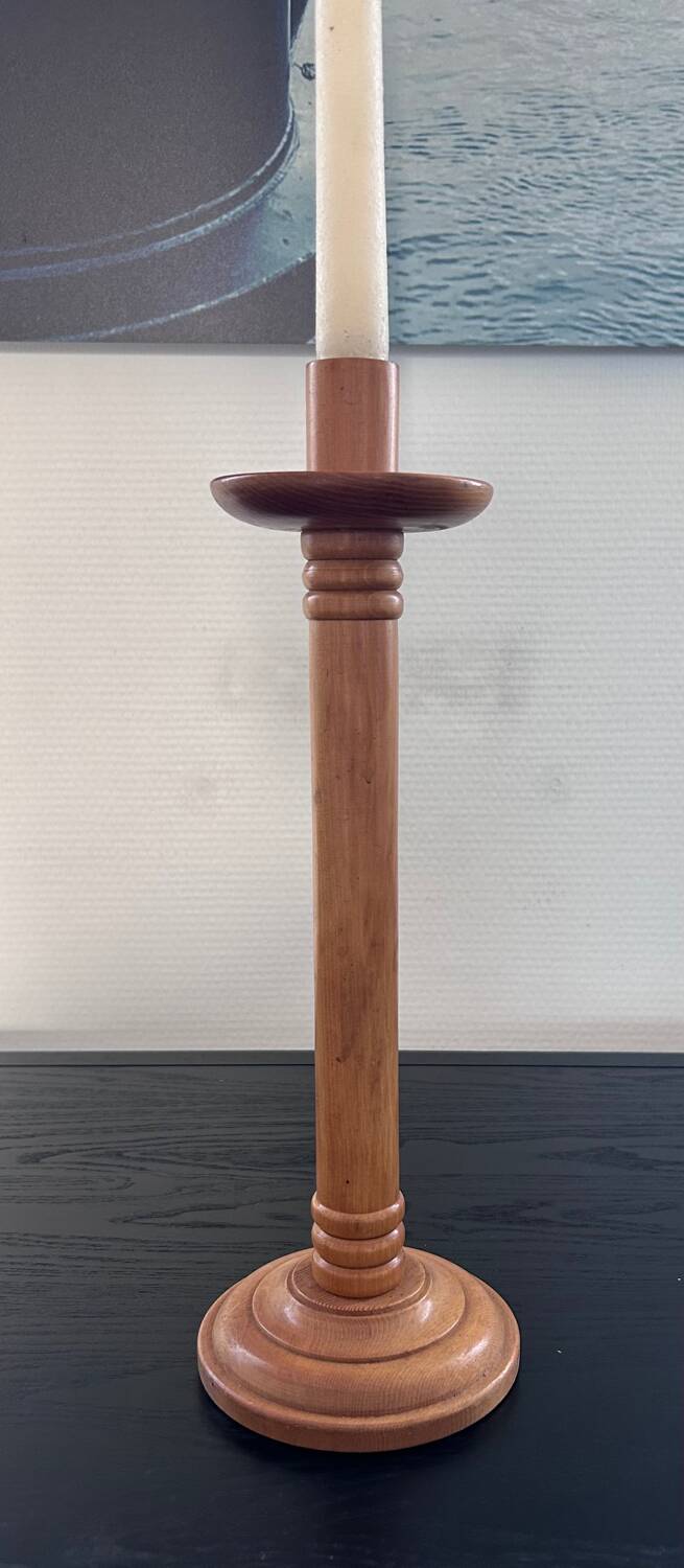Blond wooden candle holder