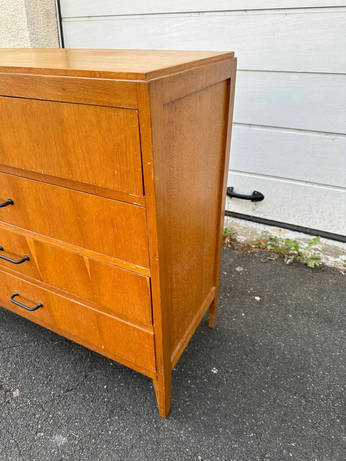 Chest of drawers