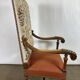 Ancien fauteuil de style bois et tissu décor licorne