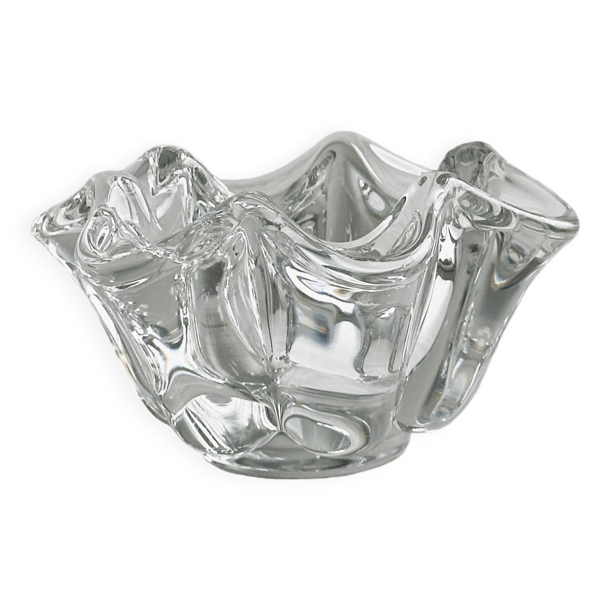 Empty pocket ashtray in transparent crystal organic shape.