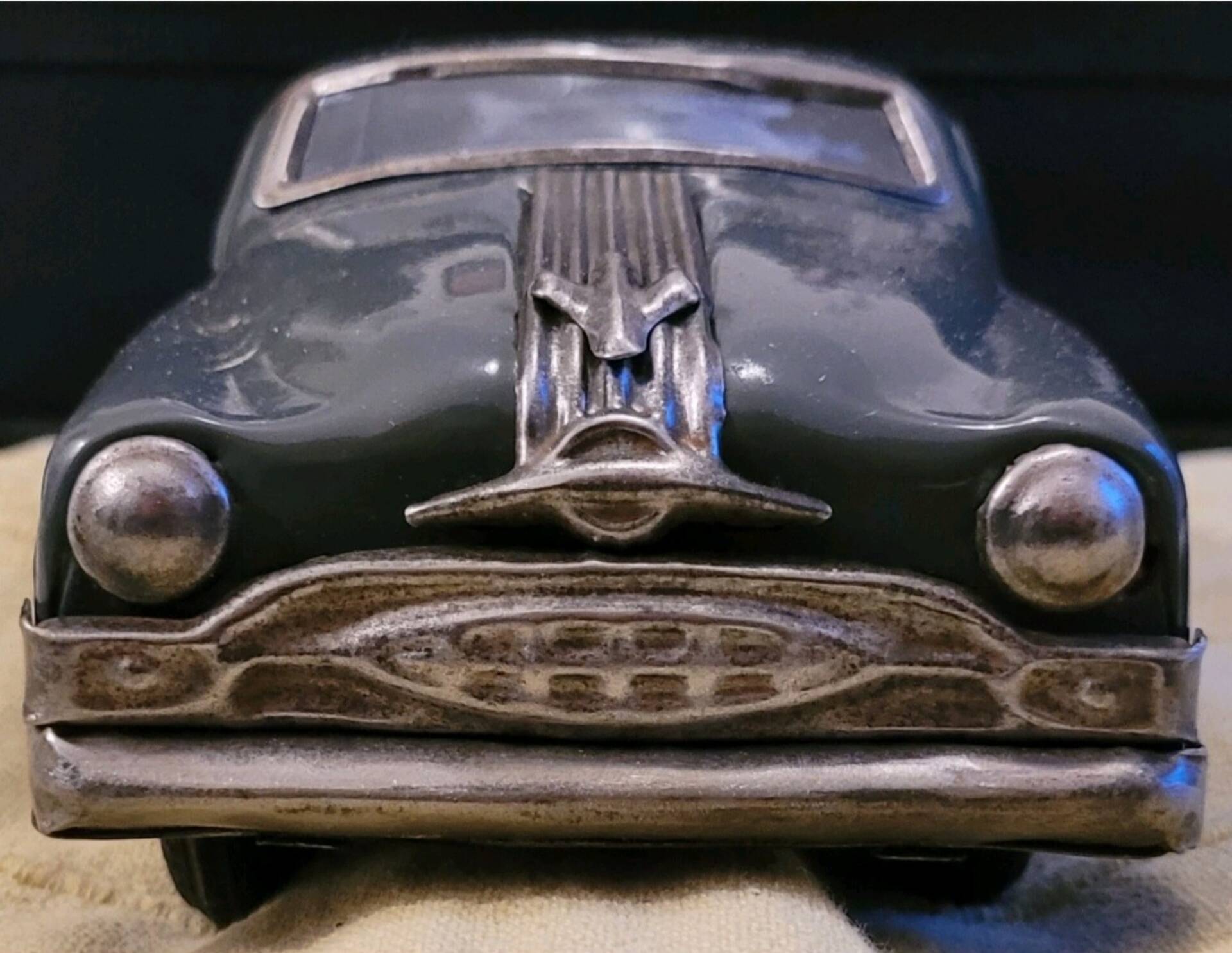 Pontiac Chieftain Minister Deluxe tin car Amar Toys