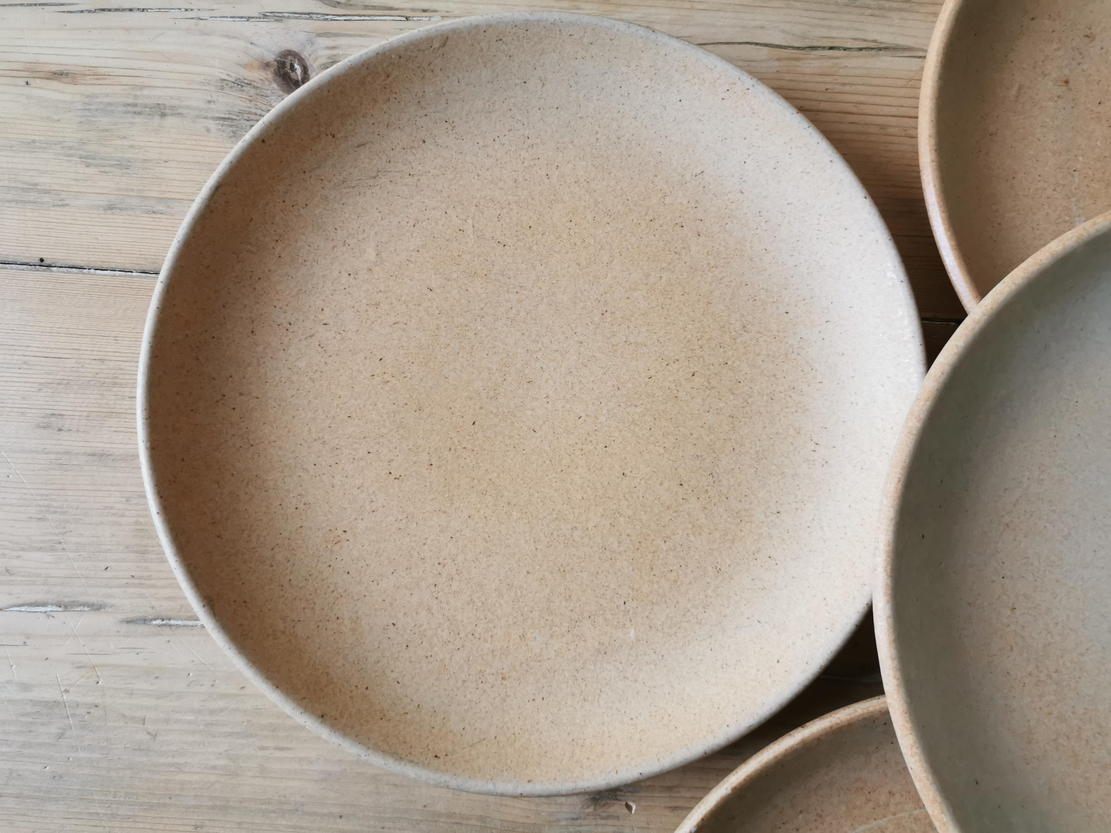 Service de 6 assiettes vintage en grès