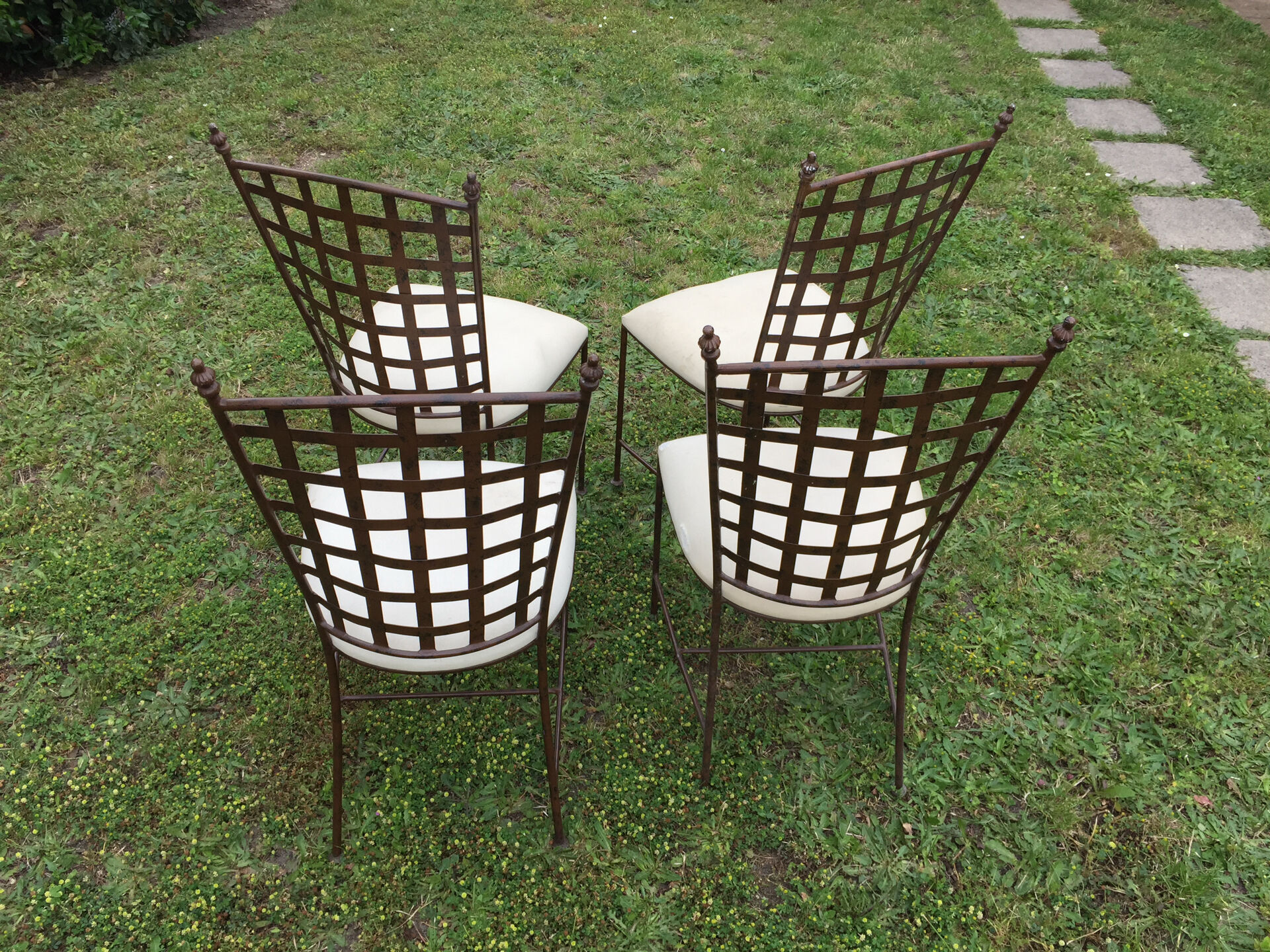 Set of 4 wrought iron chairs