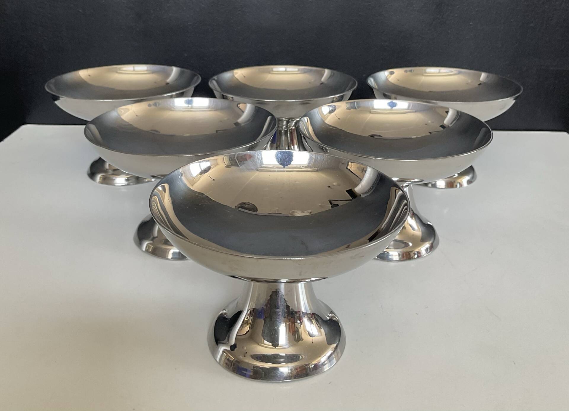 Set of 6 vintage stainless steel ice cream bowls