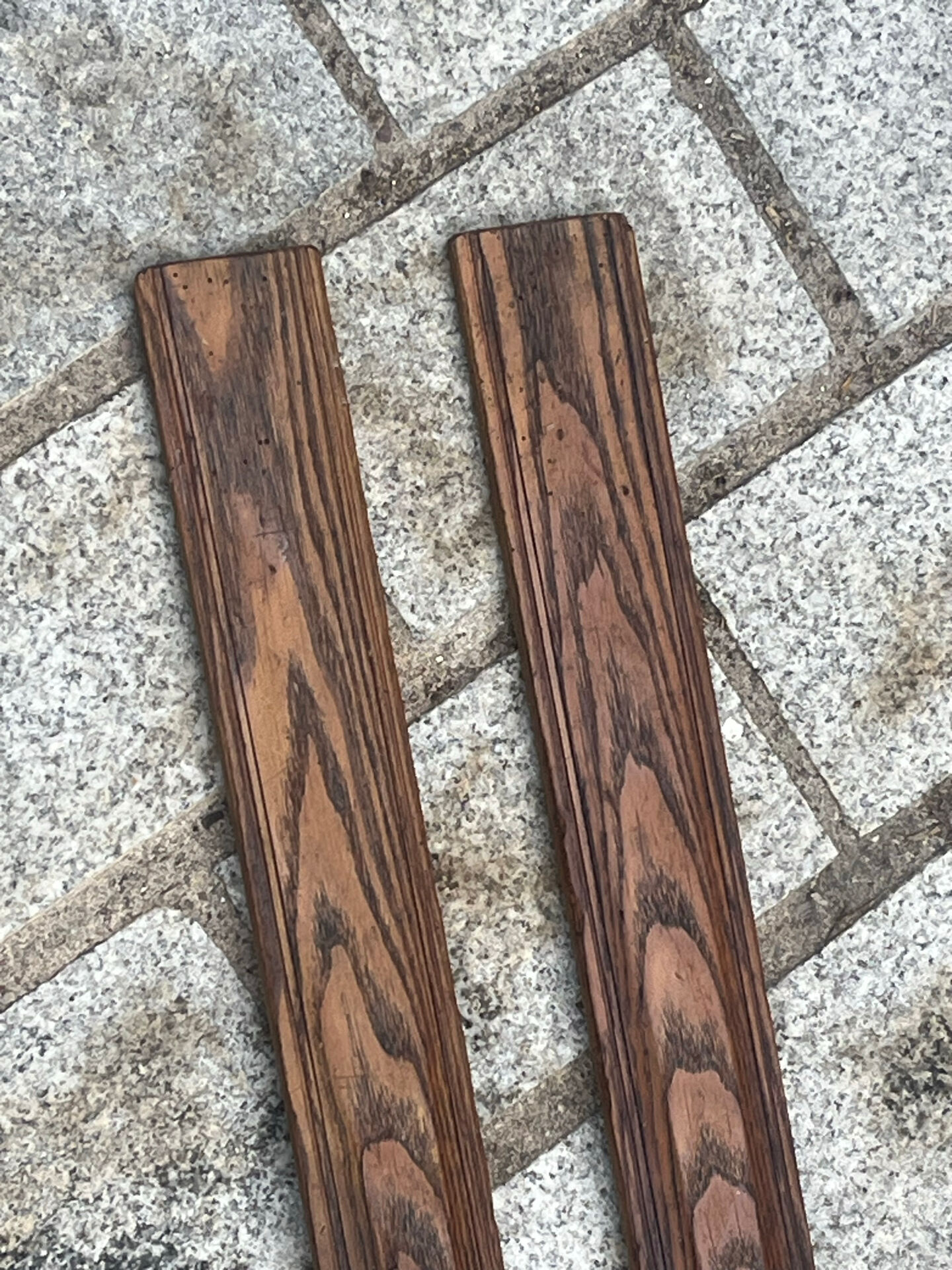 Pair of old skis L=196cm