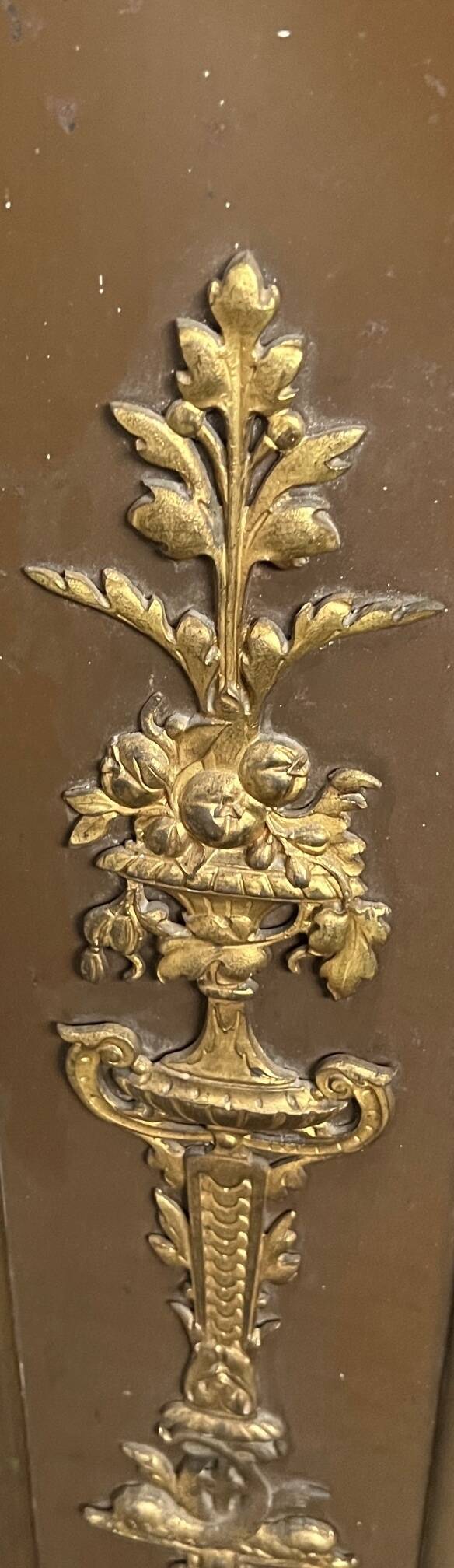 Fireplace screen in the Napoleon III style.