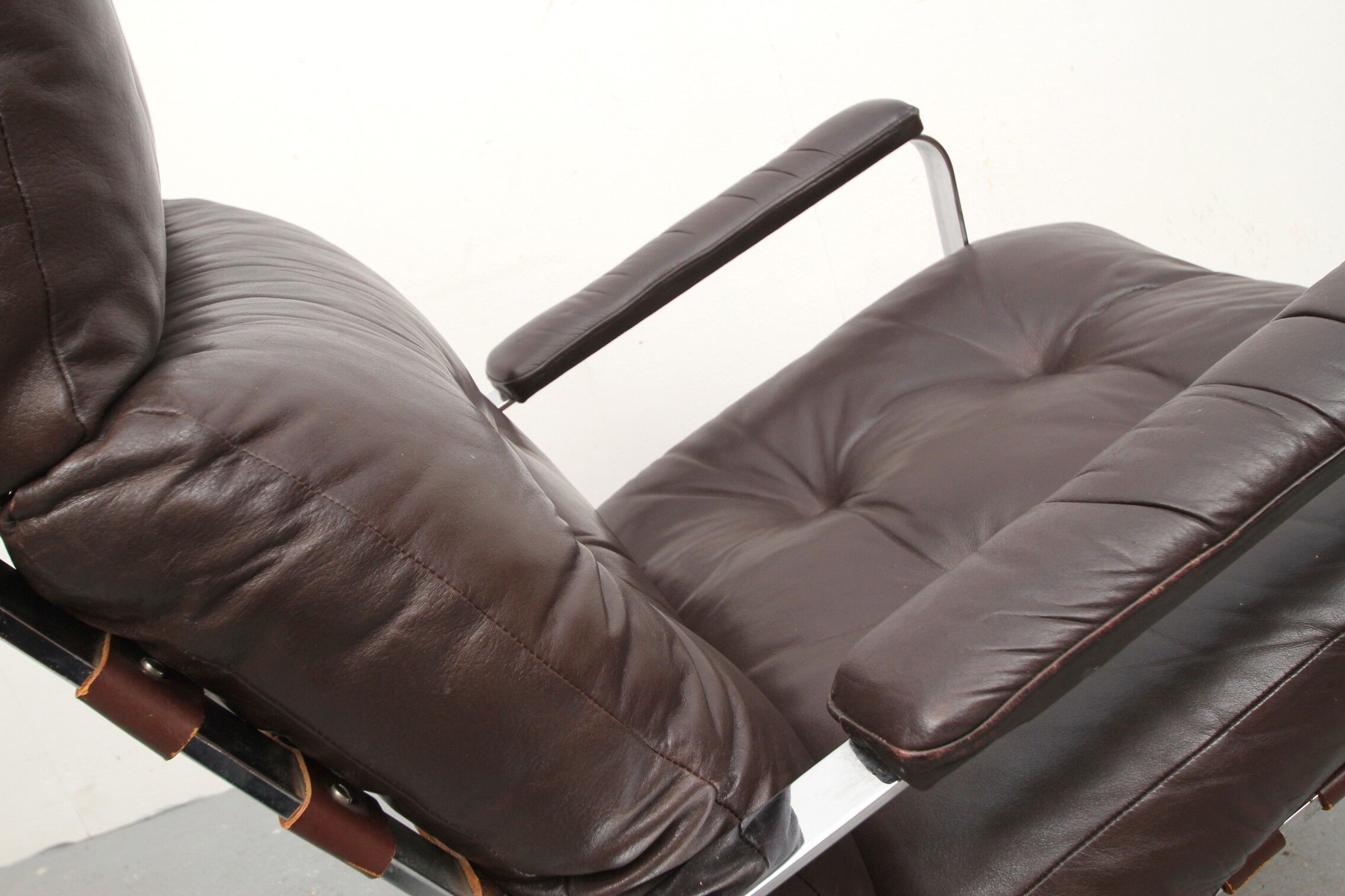 Fauteuil en cuir marron 1970
