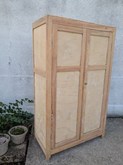 Parisian wardrobe in natural wood